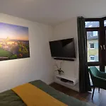 7 Lage Mit Garage Naehe Koeln Bonn شقة