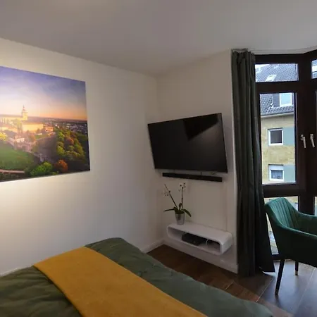 7 Lage Mit Garage Naehe Koeln Bonn アパート