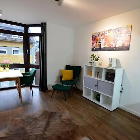 7 Lage Mit Garage Naehe Koeln Bonn ジークブルク