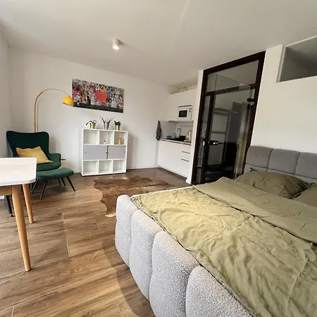 7 Lage Mit Garage Naehe Koeln Bonn سيغبورغ