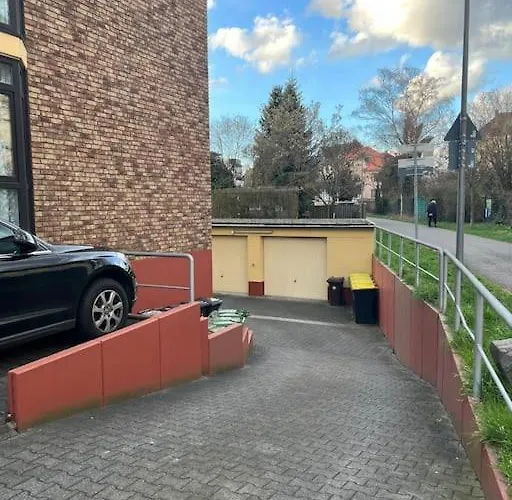 7 Lage Mit Garage Naehe Koeln Bonn アパート